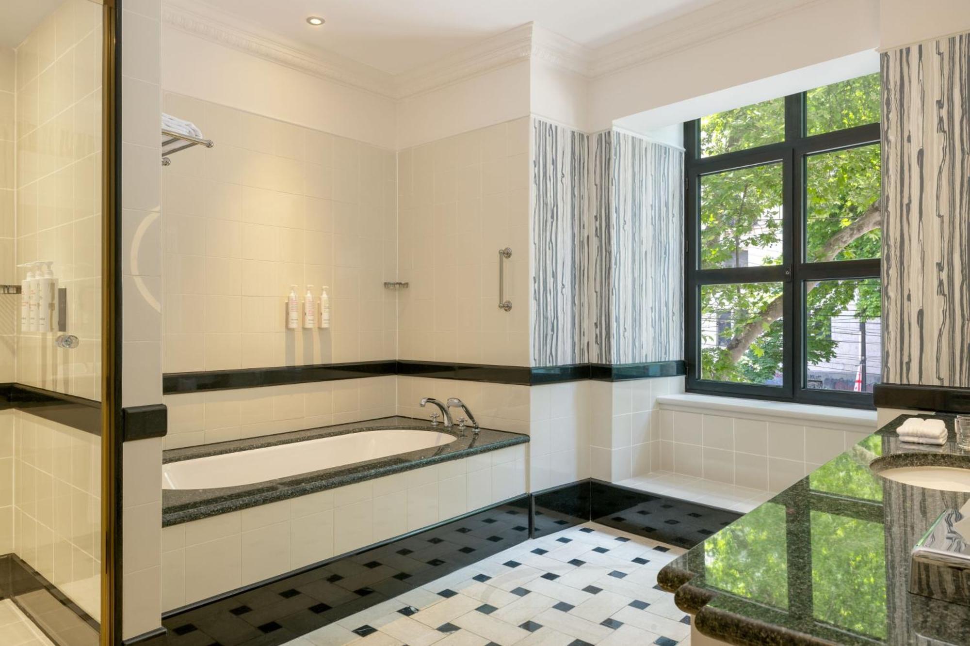 Tbilisi Marriott Hotel Eksteriør billede